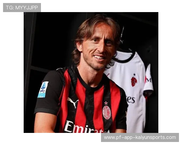 AC米兰联手签约西班牙中场，夺冠前景大增，效力过ac米兰的中场